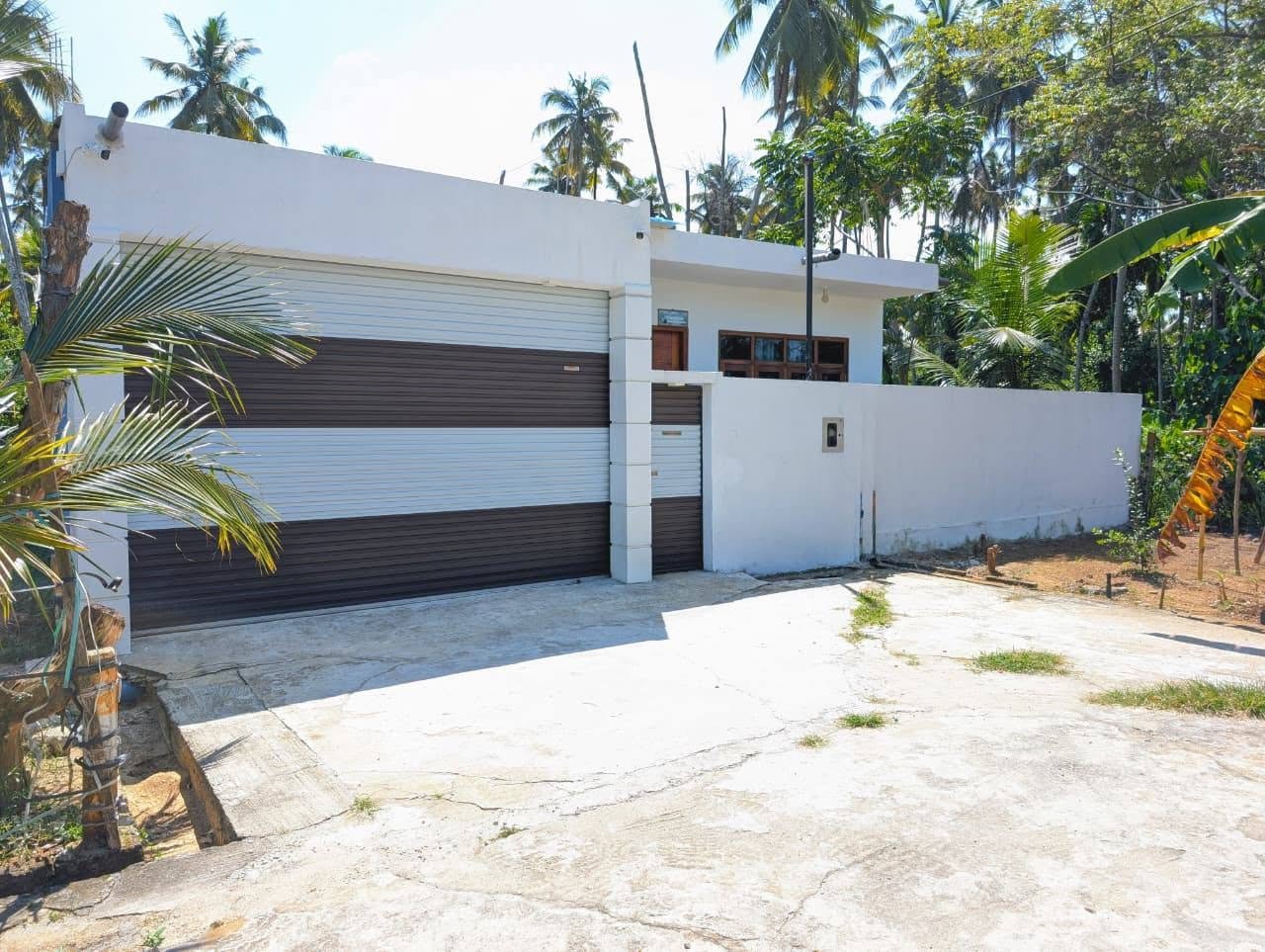 අලුත් නිවසක් විකිණීමට ඇත කඩුවෙල නවගමුව - kaduwela