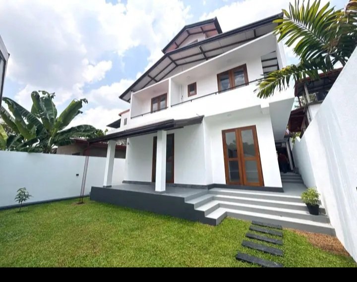 BRAND NEW LUXURY HOUSE FOR SALE – PILIYANDALA