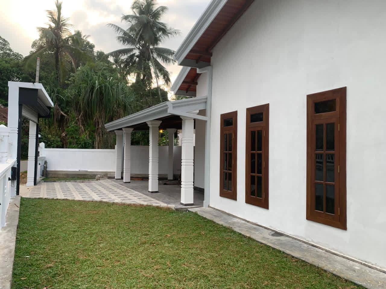 පර්චස් 9 ක නවීන (Brand new) නිවස විකිණීමට - Homagama