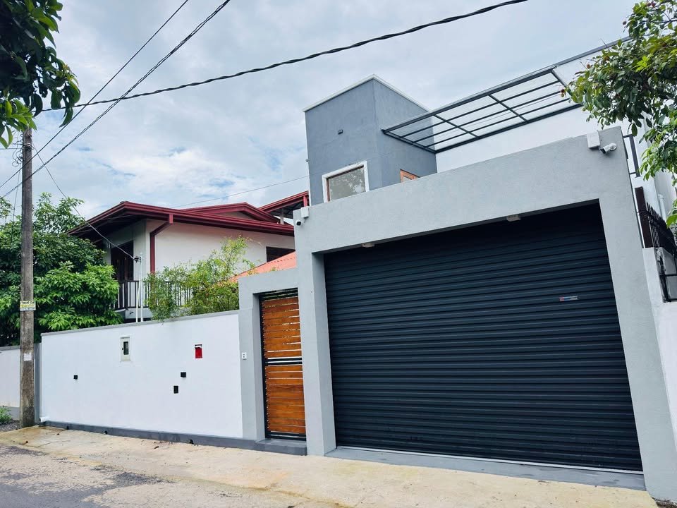 BRAND NEW LUXURY HOUSE FOR SALE – PILIYANDALA