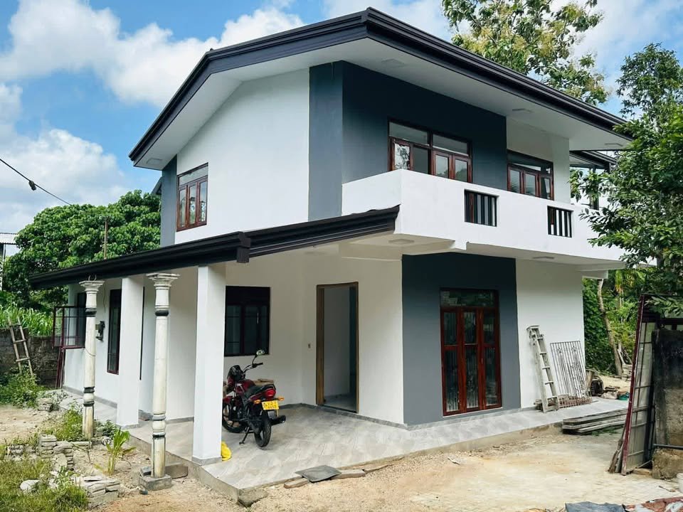 අතුරුගිරිය ජයන්ති පාර පර්චස් 18ක අලුත්ම නිවසක්