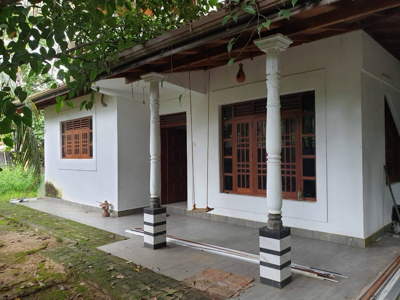 මාතර , යටියන පිහිටි මෙම දෙමහල් නිවස ඉක්මනිනම විකිනිමට