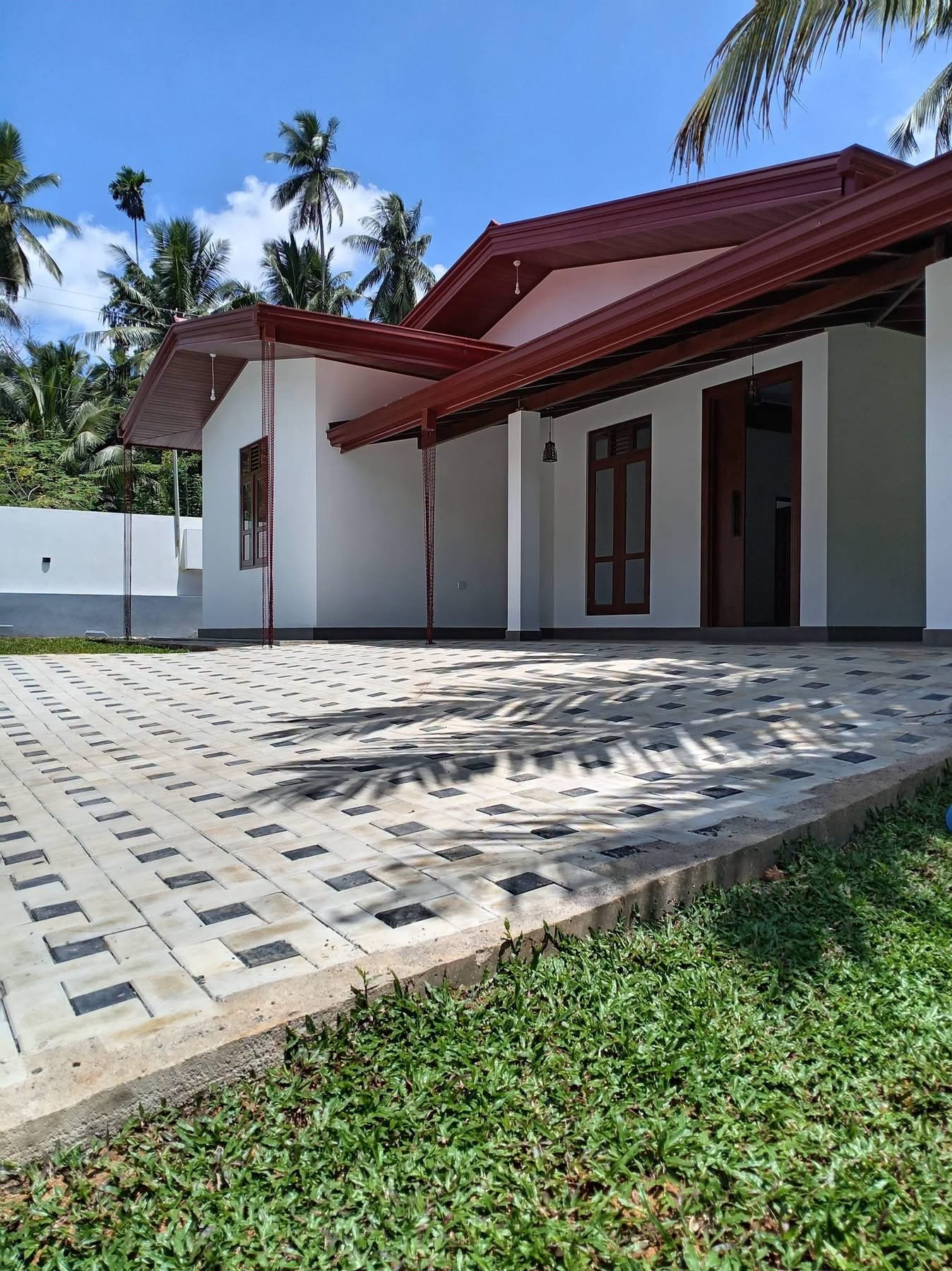 ගම්පහ උඩුගම්පල අංග සම්පූර්ණ  නව  නිවසක් විකිණීමට