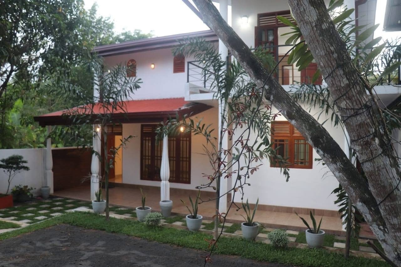 ඕස්ට්‍රේලියාවේ පදිංචියට යන බැවින්, වහාම විකුණනු ලැබේ