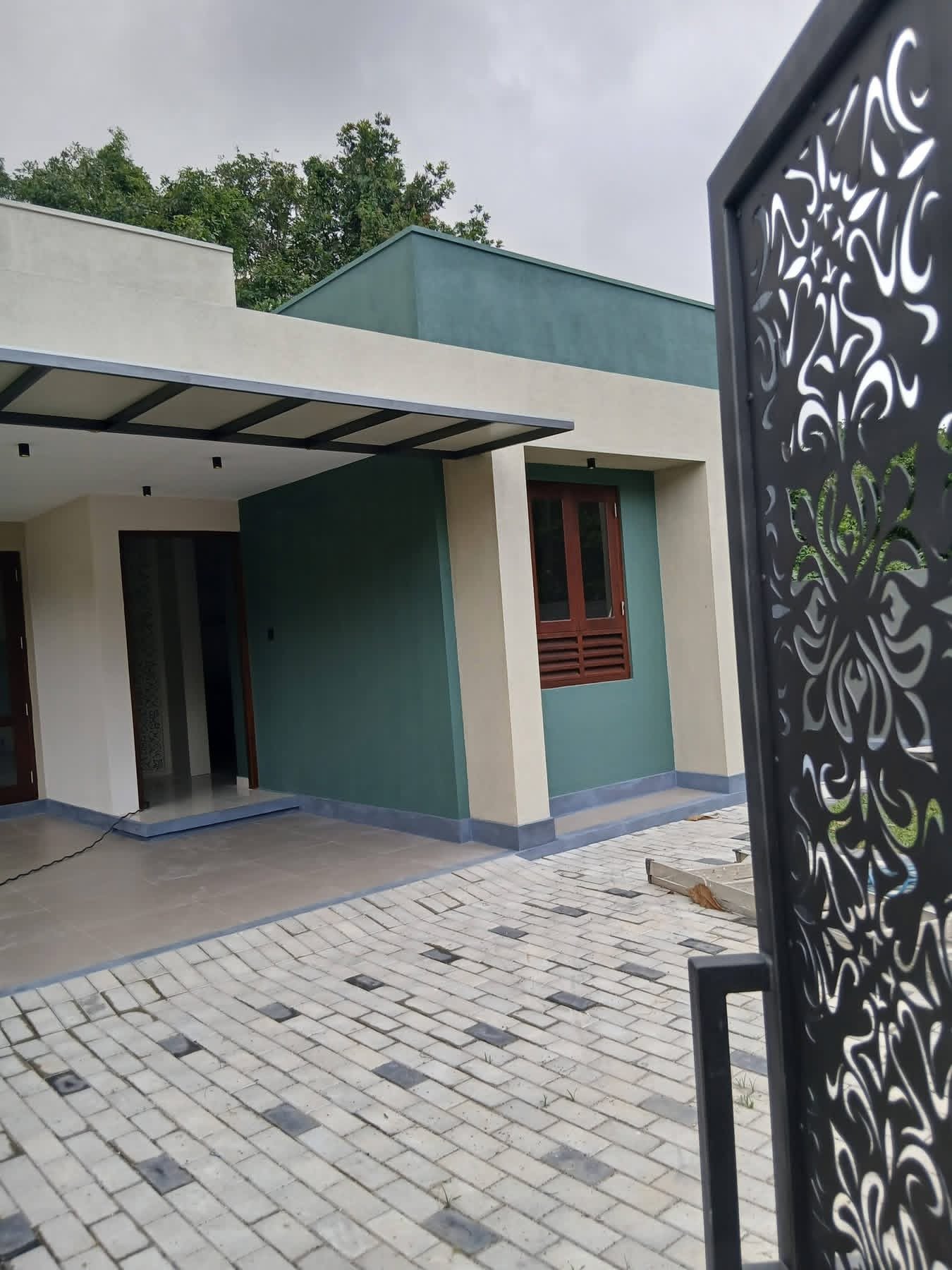 Urban Heaven නිවාස සංකීර්ණයේ පර්. 10.36 ක තැනූ කාමර 3 යි බාත් රූම් එකකින් යුත් නවීන නිවස විකිනීමට