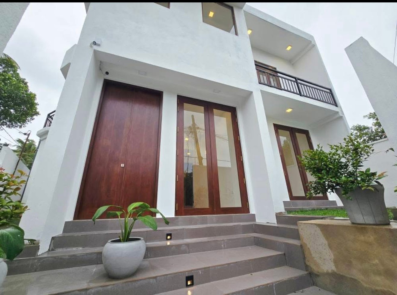 Modern 3-Story Luxury Home with Rooftop  Hokandara