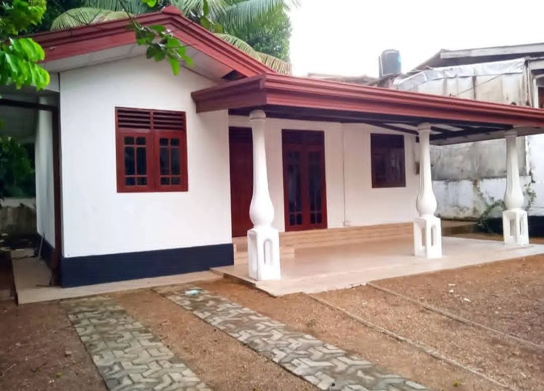 දෙල්ගොඩින් නිවසක්