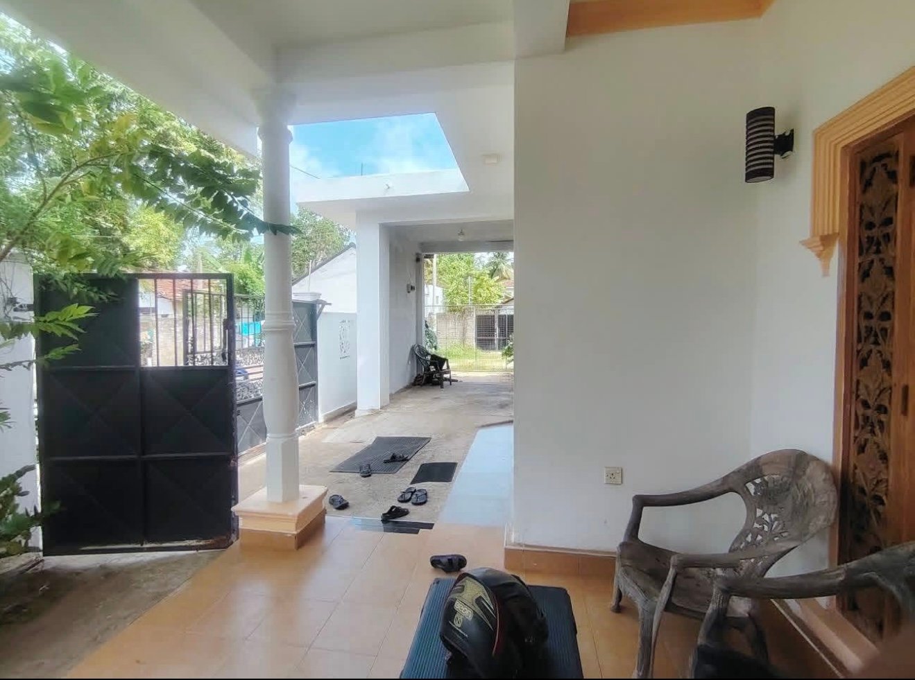 මිගමුව සිරකදව්ර වැලිහෙන පාරේ.. පර්9.8