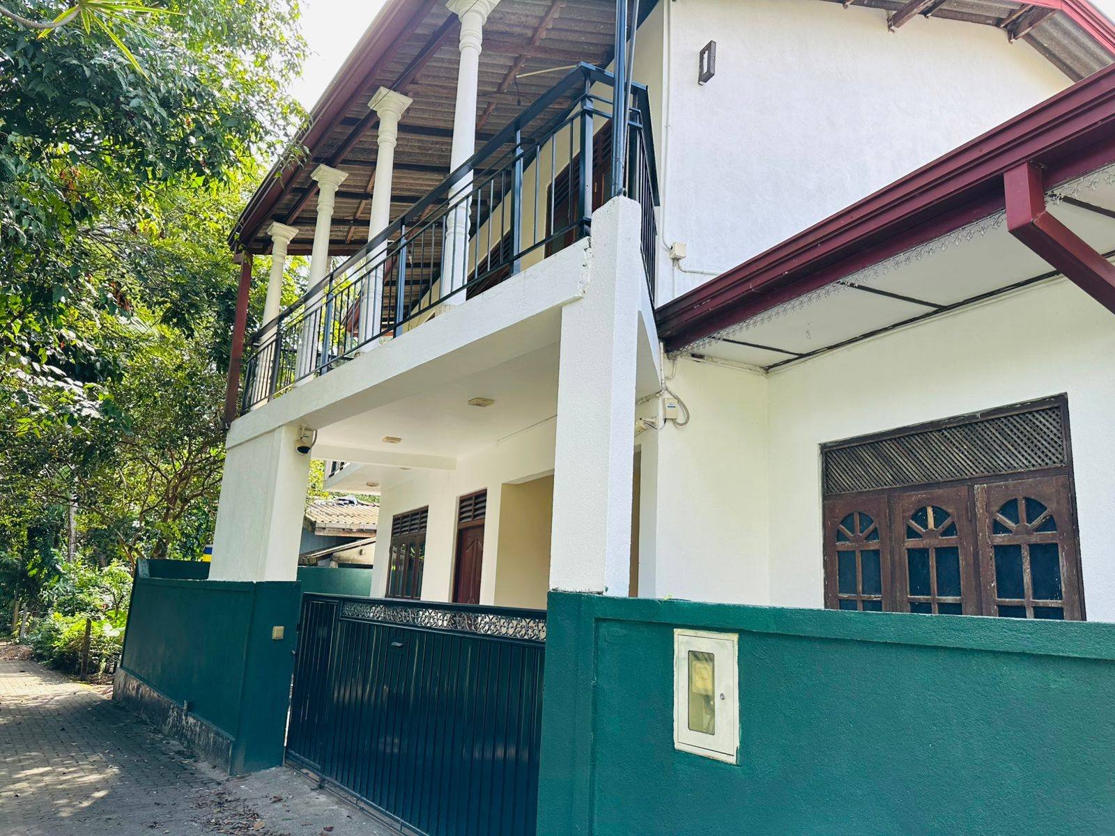 දෙමහල් සහ තනිමහල් නිවසක් ඉක්මනින් ව්කිණීමට තිබේ