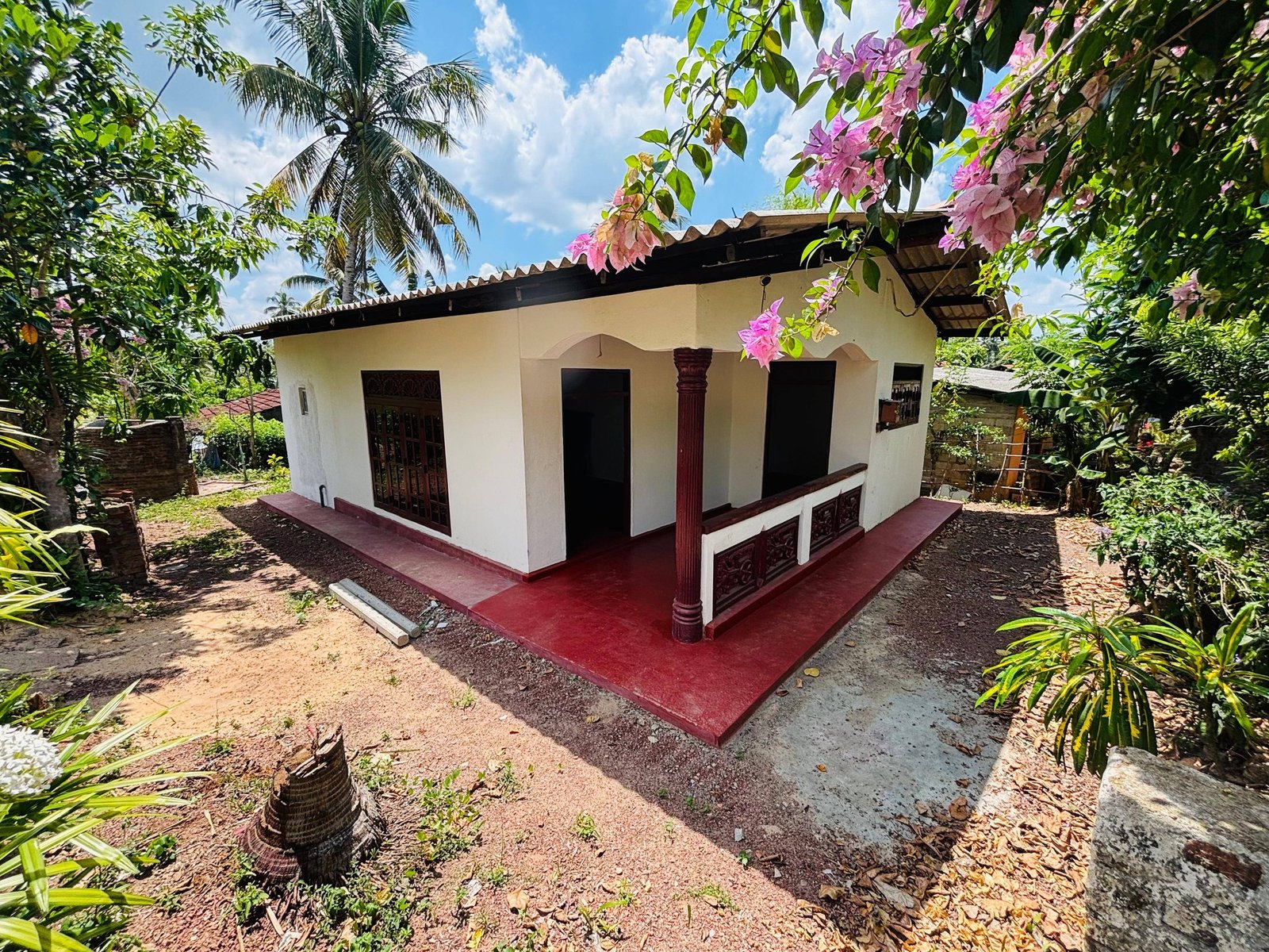 නිවසක් විකිණීමට – කටුනායක ආඩිඅම්බලම