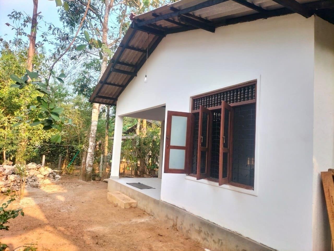 නිදහස් – නිස්කලංක පරිසරයේ ඉඩමක් සමඟ නිවසක් විකිණීමට