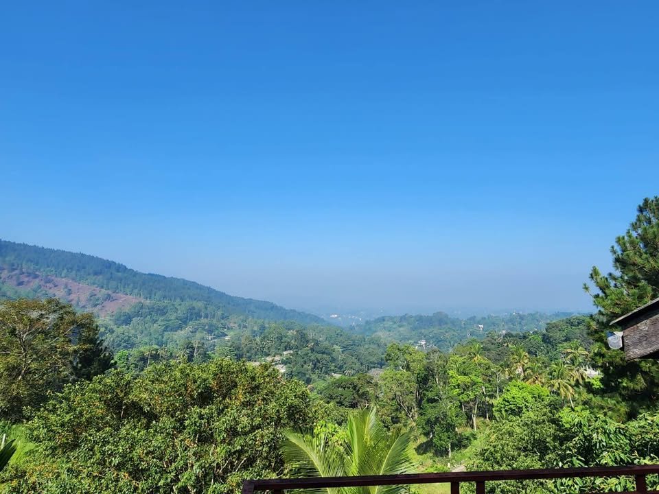 15 perches land and house for sale in a quiet environment with beautiful view of Heerassagalin Kandy
