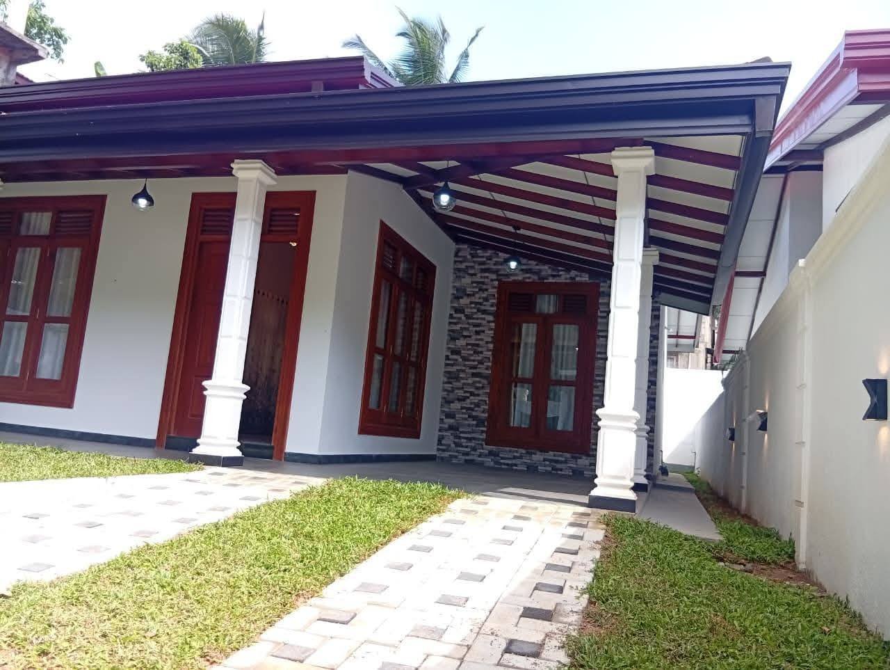 ගොඩගම නගරයට ඉතා ආසන්නයෙන්  නිදහස් නිශ්කලංක  පරිසරයක අලුතින්ම ඉදි වූ  අංගසම්පුර්න නිවසක් විකීනීමට ඇත