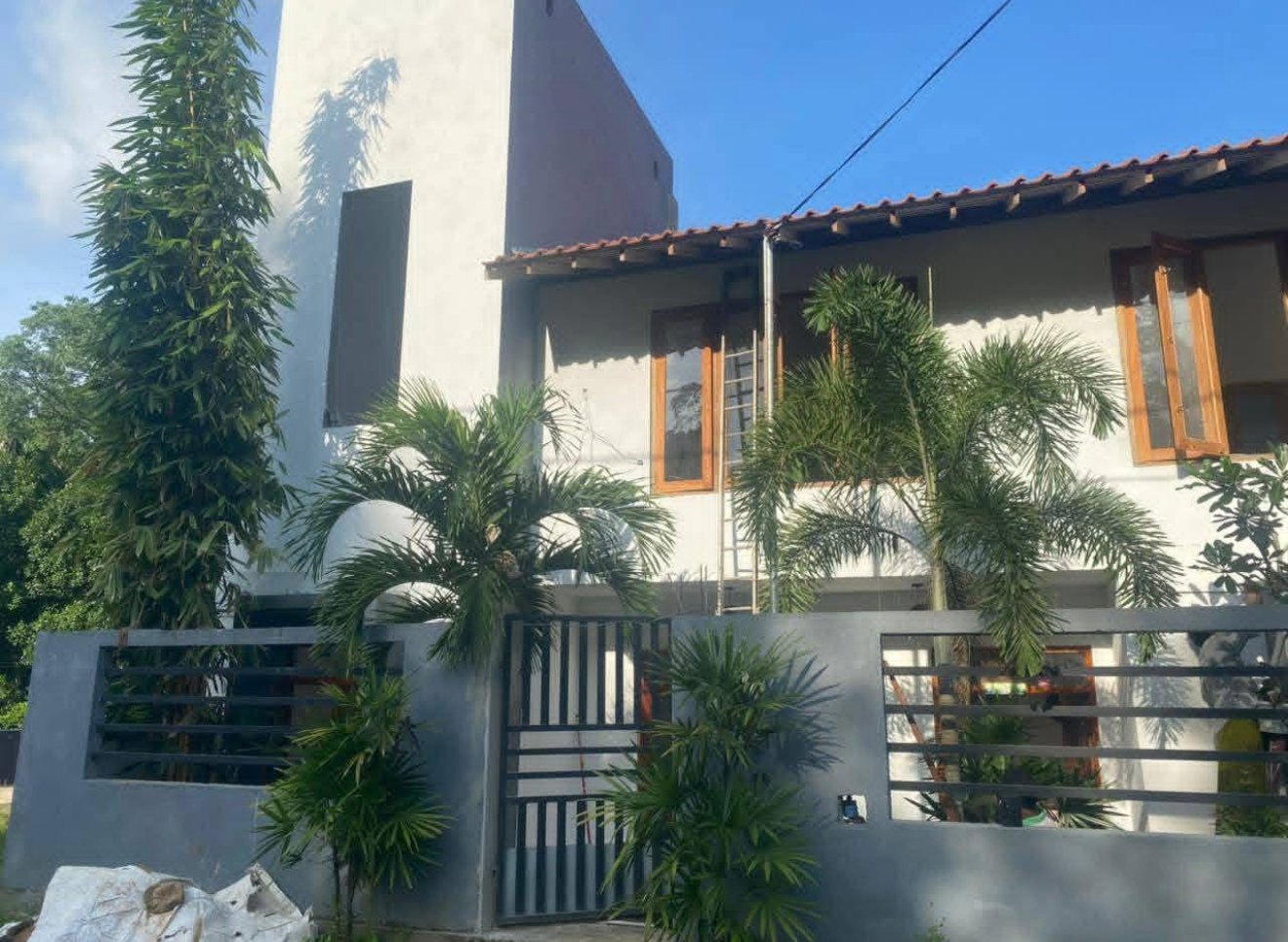 අතුරුගිරිය කඩුවෙල පාරේ නව දෙමහල් නිවස ගෘහභාණ්ඩ  සමග විකිනීම - Athurugiriya