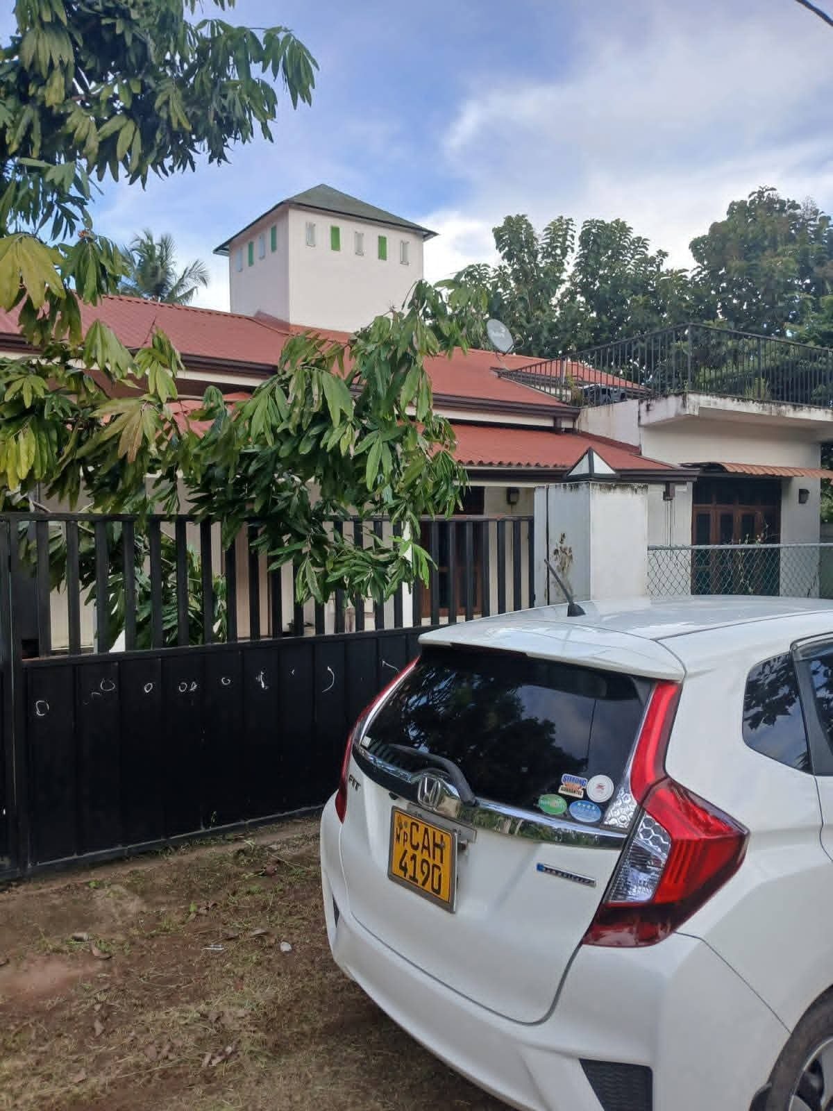 Sale house in Godigamuwa