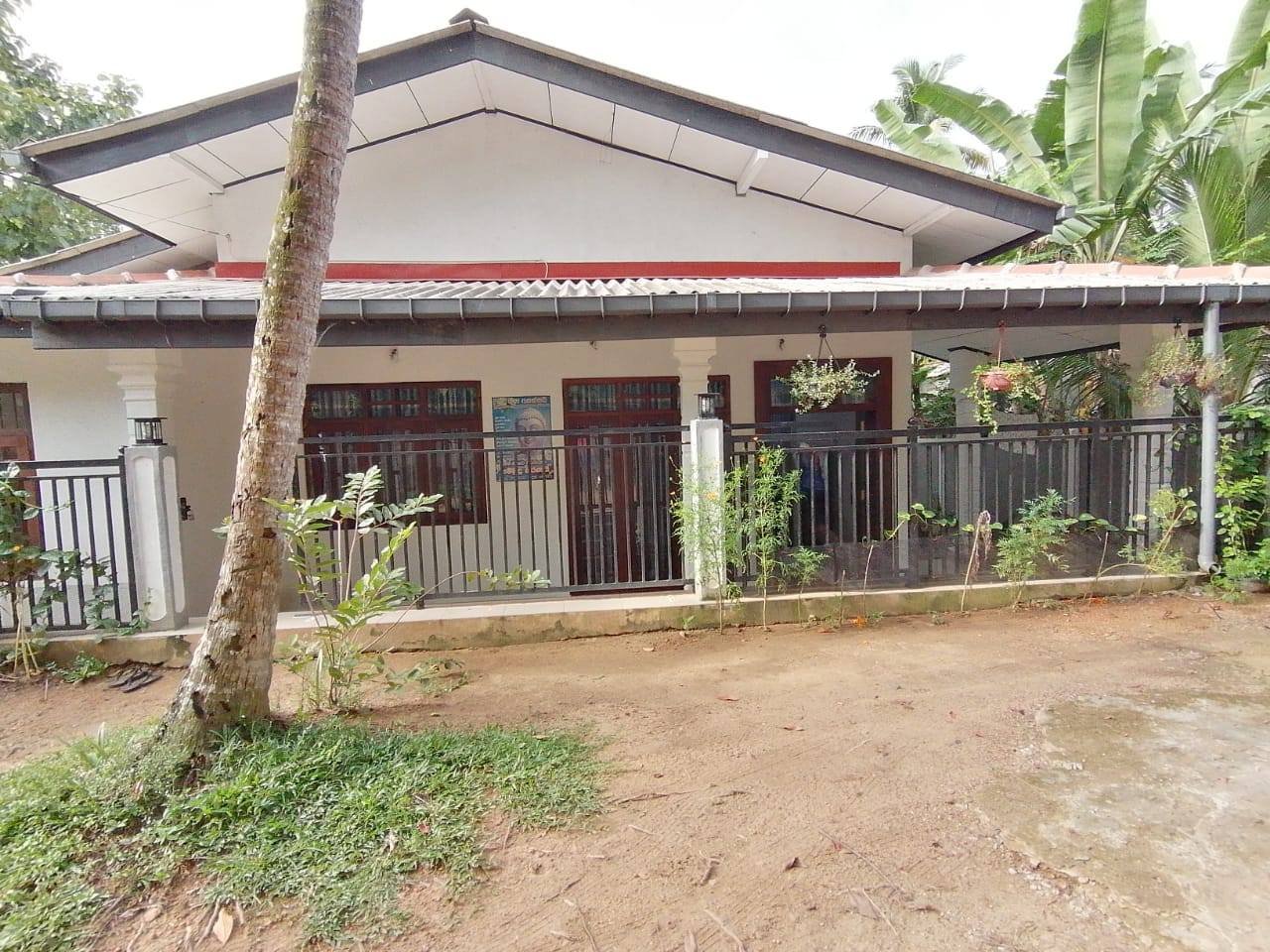 රාගම වල්පොල. අංග සම්පූර්ණ නිවස සමග පර්චර්ස් 10 ක් විකිණීමට..