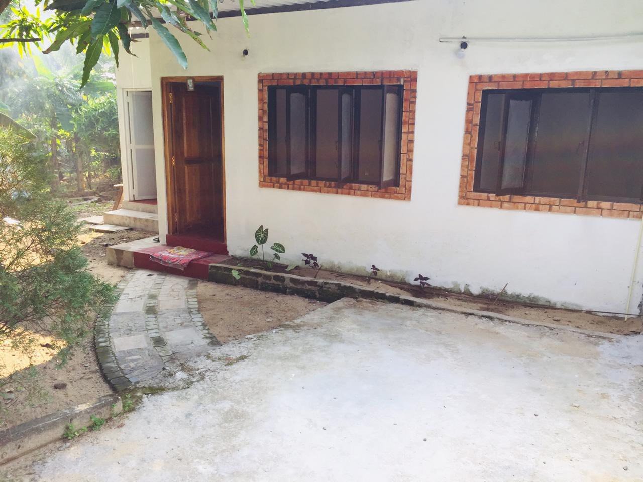 අතුරුගිරිය ශාන්තාලෝකගම ඉද්දමල්වත්ත පාරේ නිවසක් විකිණීමට ඇත.