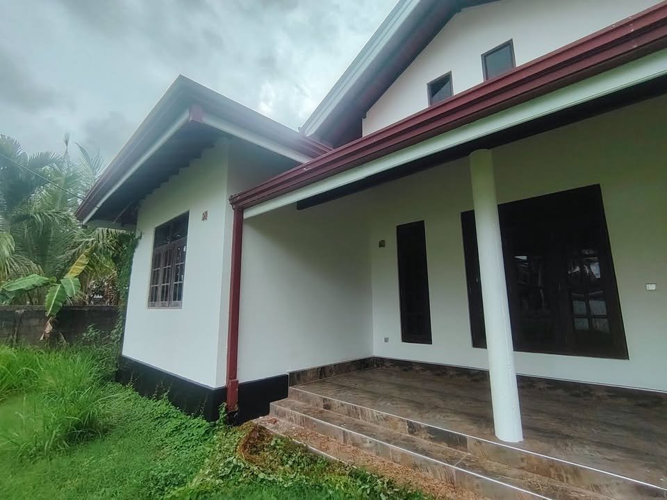 මිගමුව කට්ටුව කොලබ පාරට මිටර් 300