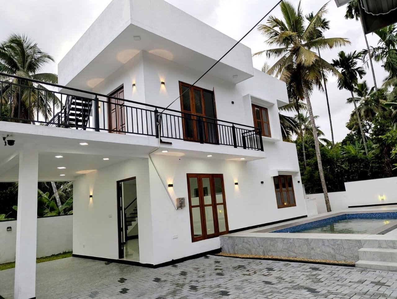 ස්ථානය - කිරිබත්ගොඩ සපුගස්කන්ද
