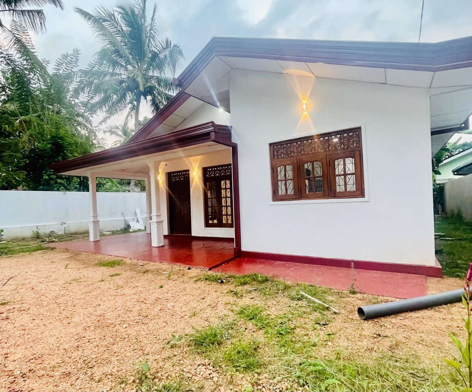 කුරුණෑගල මිගමුව මාර්ගයට අංග සම්පූර්ණ නිවස