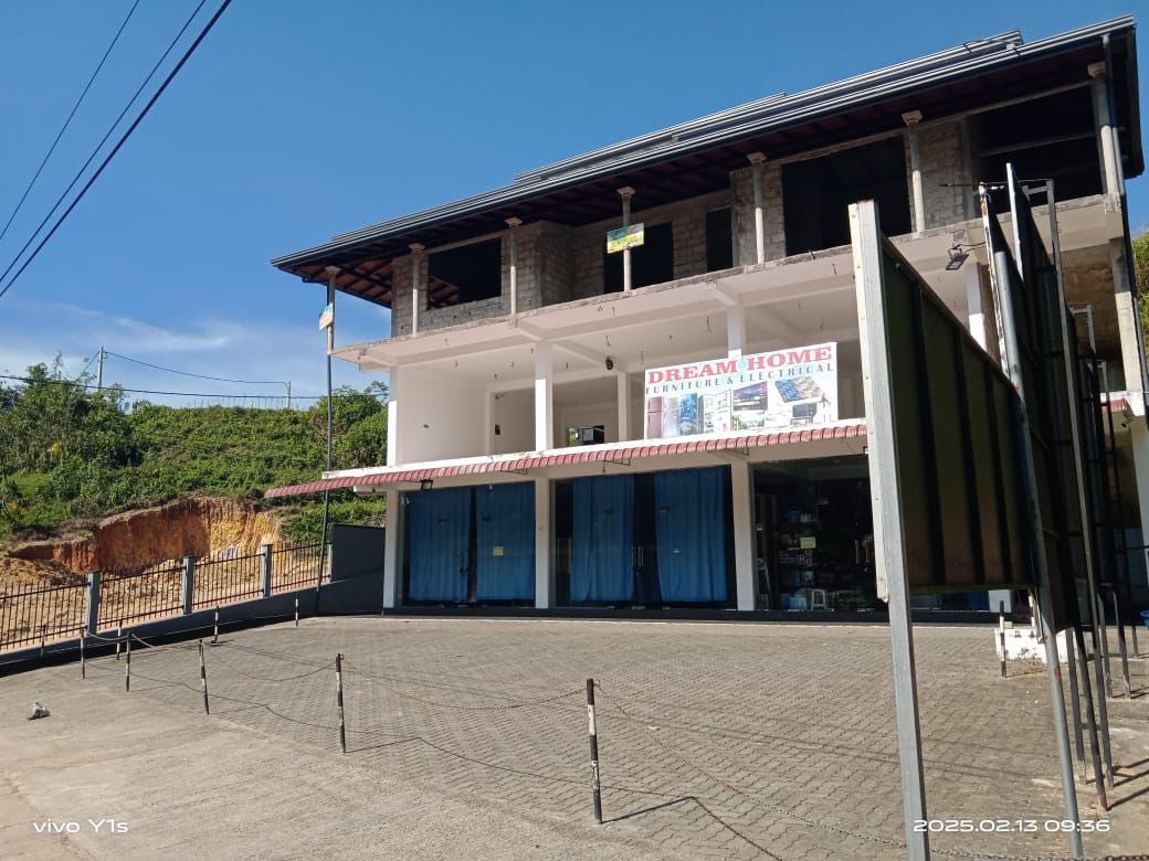 පර්ච් 20ක වාණිජ ගොඩනැගිල්ලක් විකිණීමට ඇත