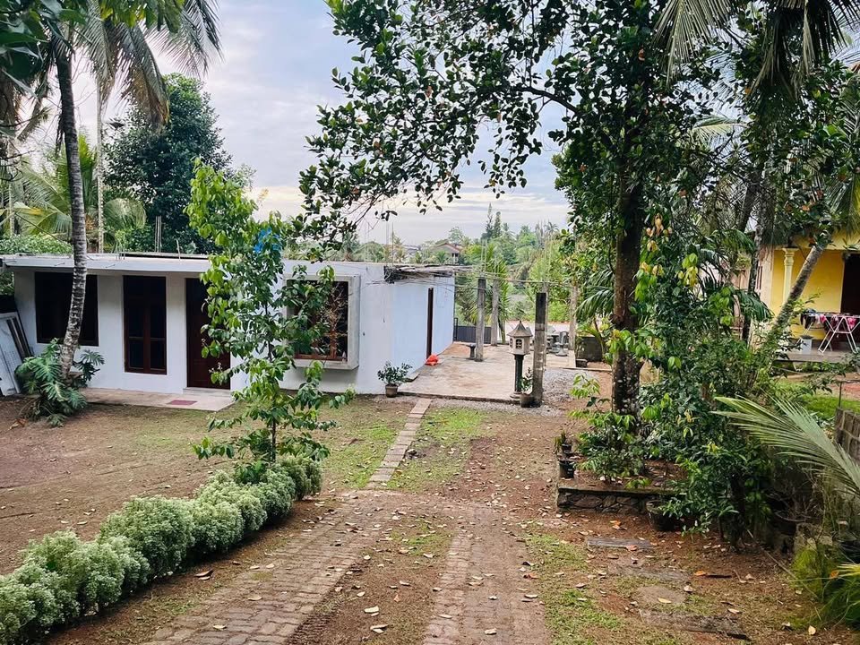 මෙම නිවස විකිණිමට ඇත