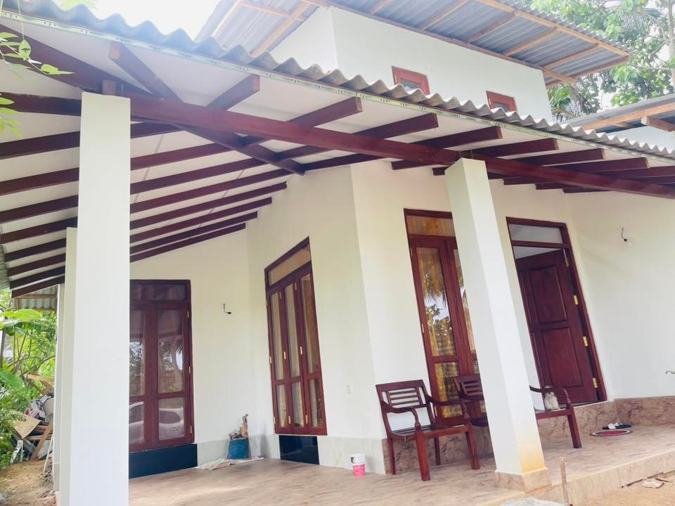 අතුරුගිරියට කිට්ටු හබරකඩ ජල්තර පාරේ නව නිවසක් විකිනීමට - Athurugiriya