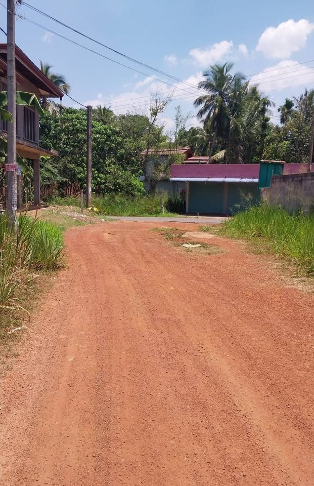 කළගෙඩිහේන පිහිටි මෙම ඉඩම විකිණීමට ඇත.