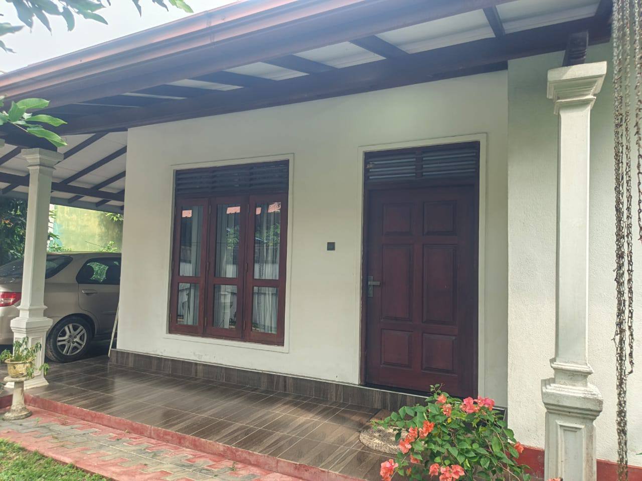 නව නීවසක් වීකීනීමට ඇත.